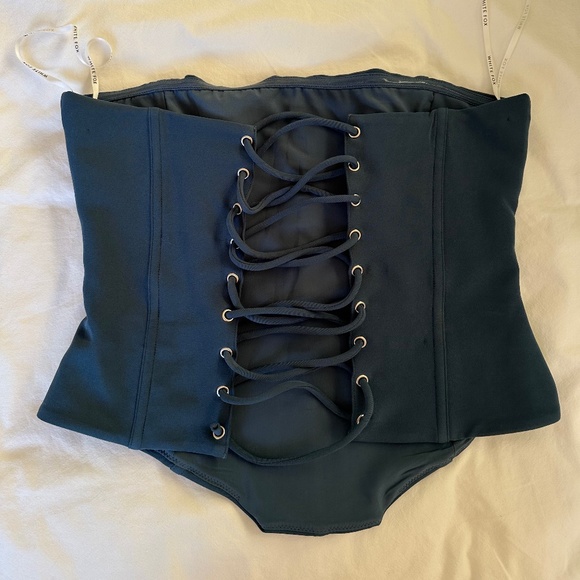 White fox boutique corset - Picture 4 of 4